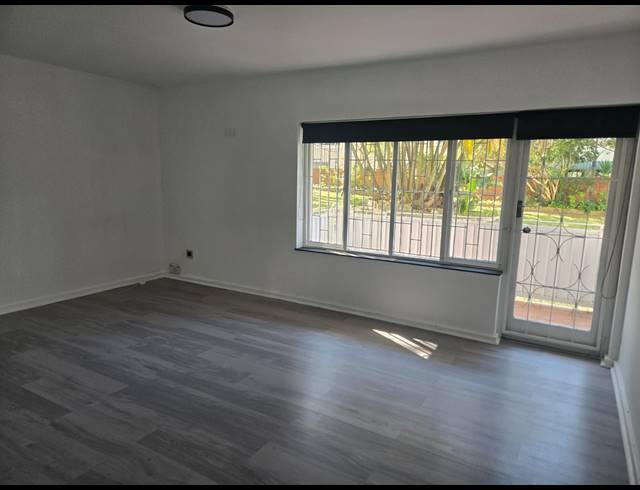 2 BEDROOM APARTMENT TO LET IN KENILWORTH